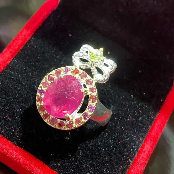 Classy Genuine Ruby Ring with Gemstones - Picture 4 of 12